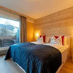 Fresh & Simple Near * Gstaad